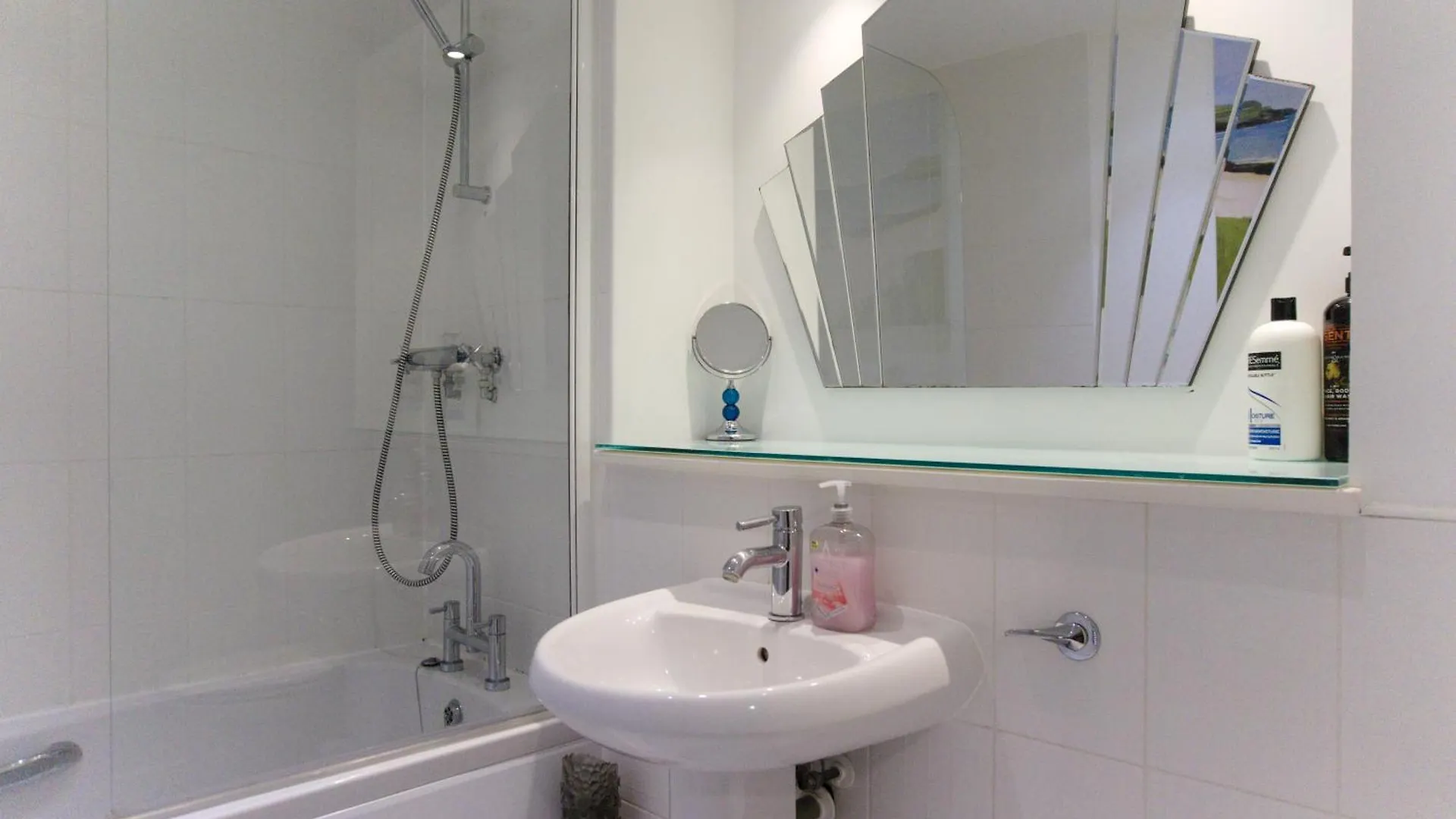 Blue River, Parking Subject To Availability York Apartment
