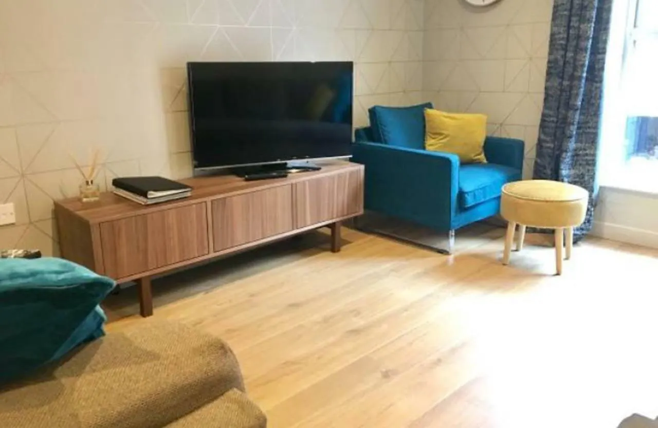Blue River, Parking Subject To Availability York Apartment